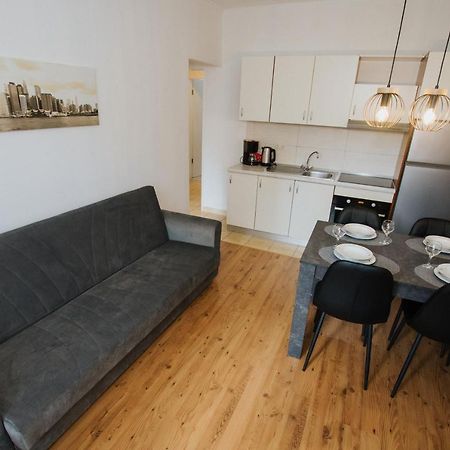 Apartment Deni Solin Exterior photo