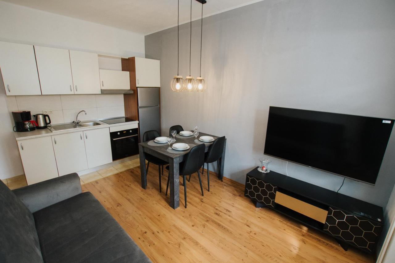 Apartment Deni Solin Exterior photo