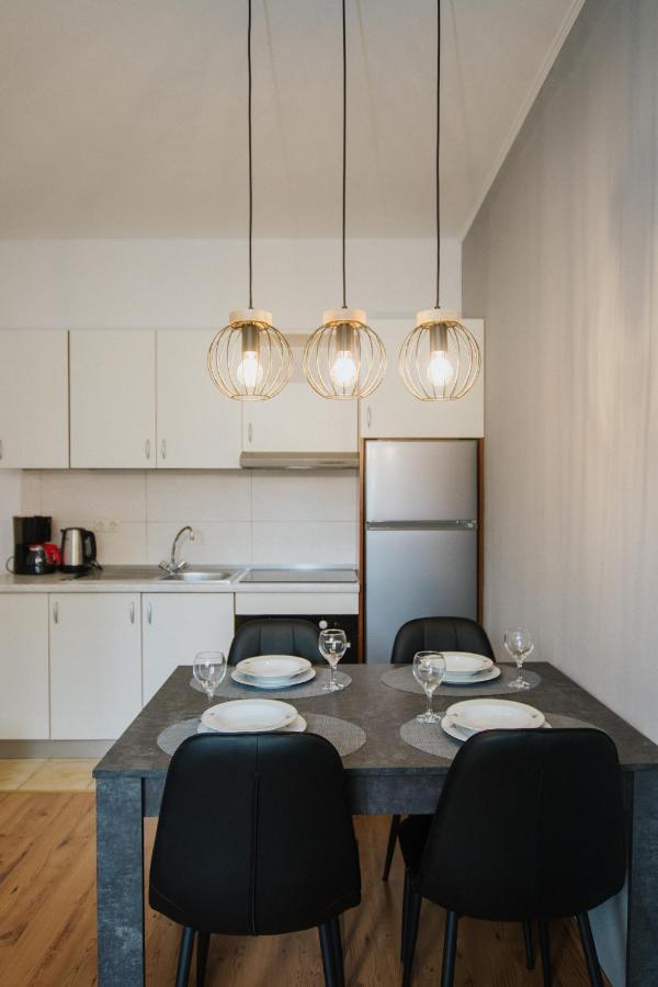 Apartment Deni Solin Exterior photo