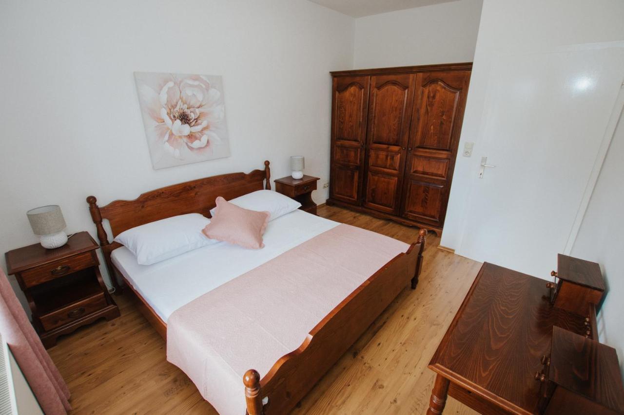 Apartment Deni Solin Exterior photo