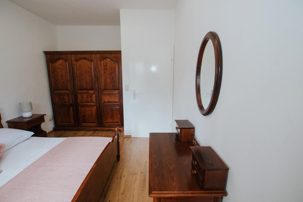 Apartment Deni Solin Exterior photo