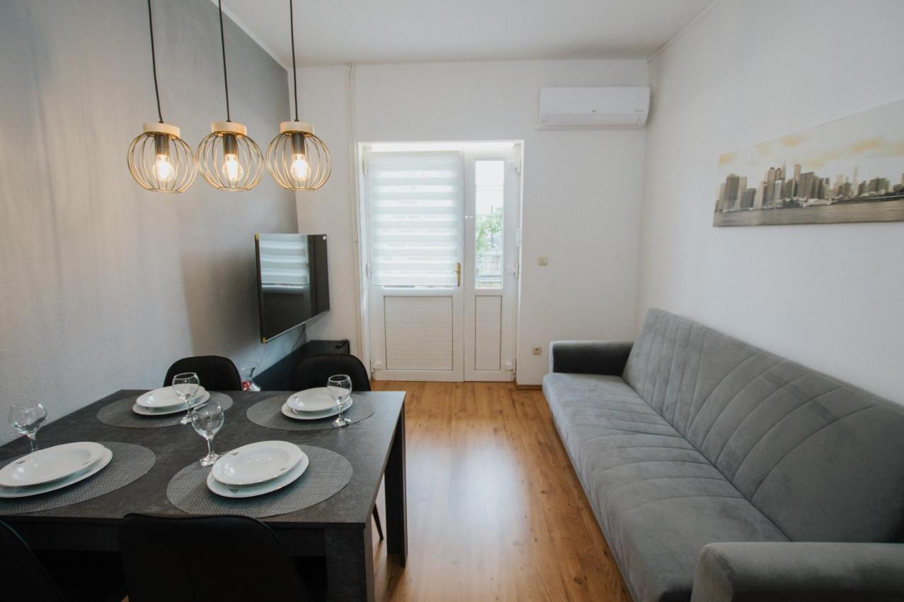 Apartment Deni Solin Exterior photo