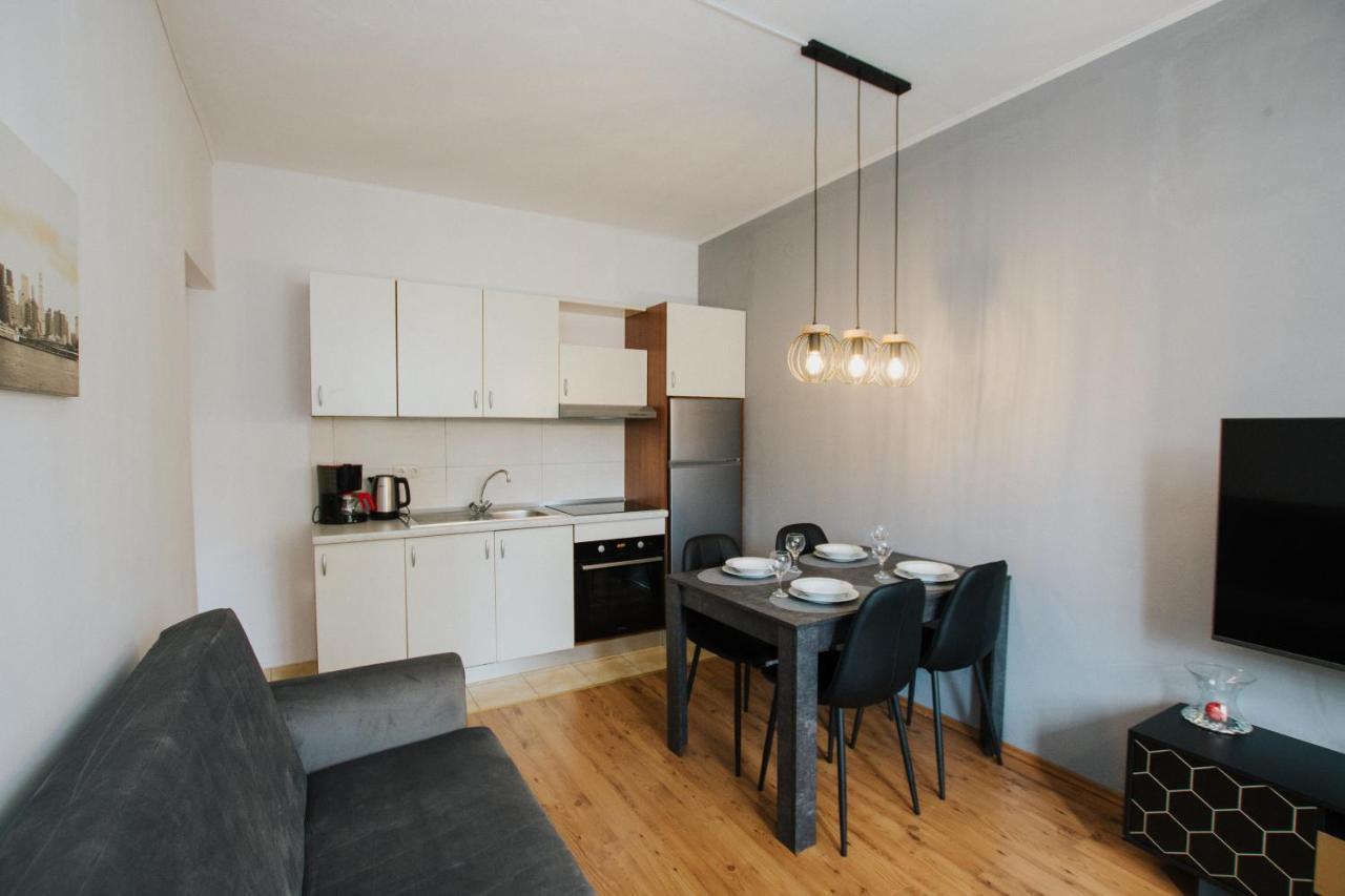 Apartment Deni Solin Exterior photo