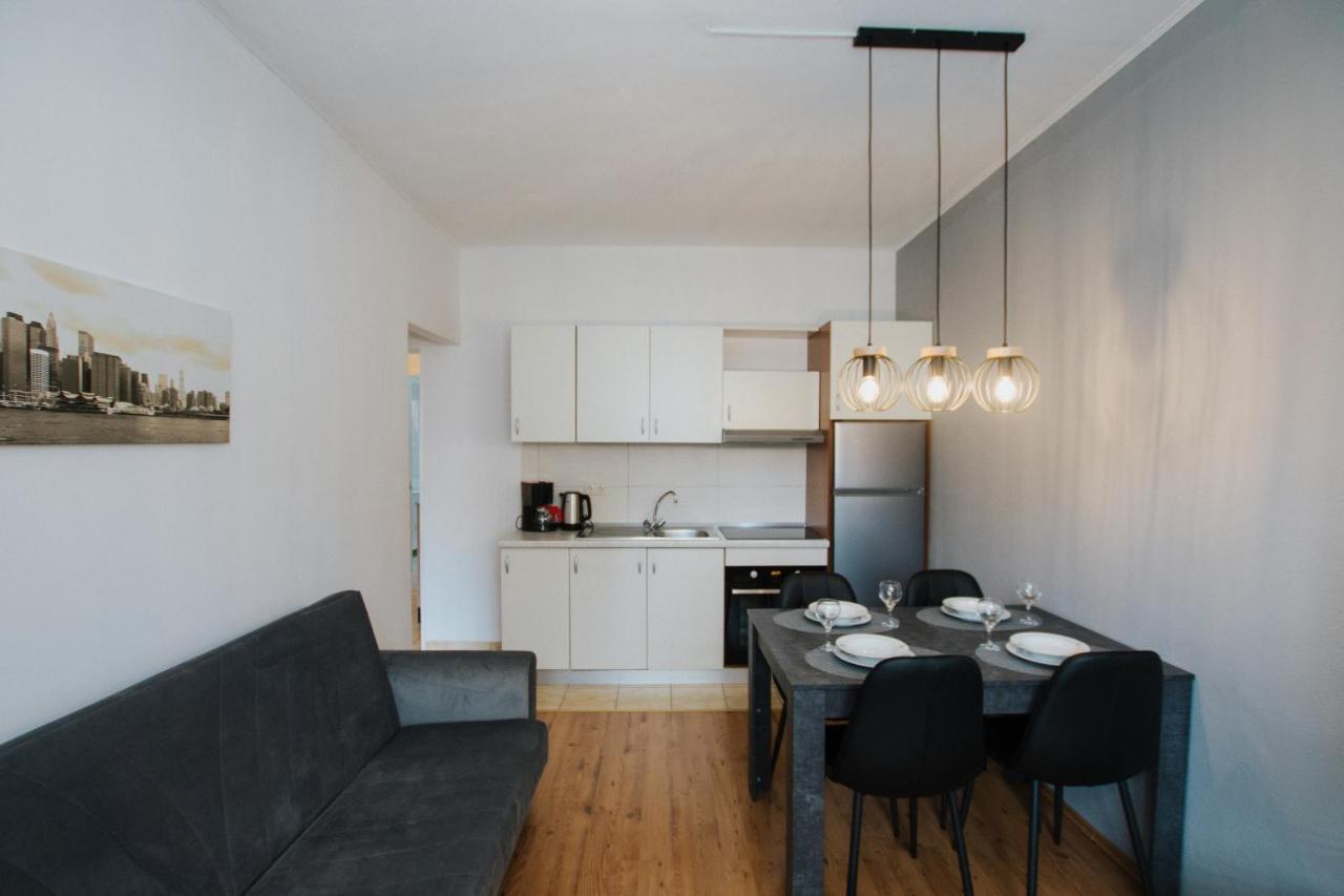 Apartment Deni Solin Exterior photo